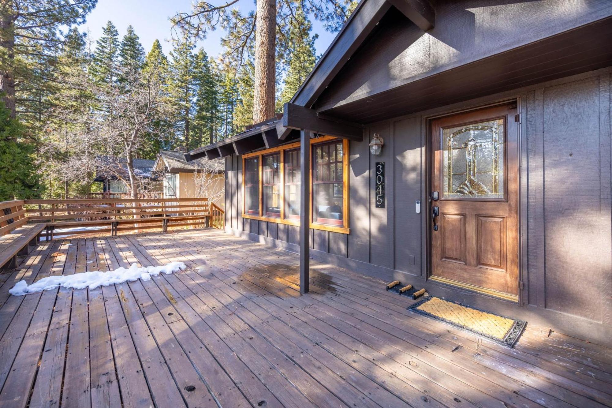 Hideaway In The Highlands - 4Br, Pet Friendly W Hot Tub - Minutes From The Lake & Tahoe City Villa Exterior photo